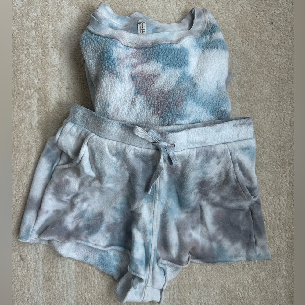 Free people Kelly tie dye washed set- sweatshirt/shorts Small